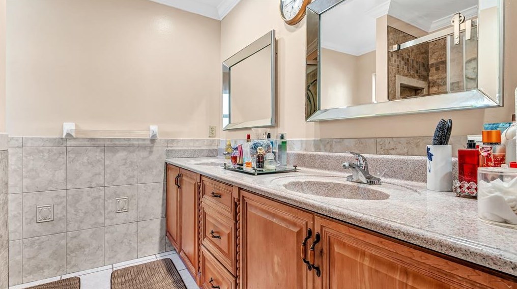 5918 Taywood Dr, Tampa FL 33624-7023 exterior