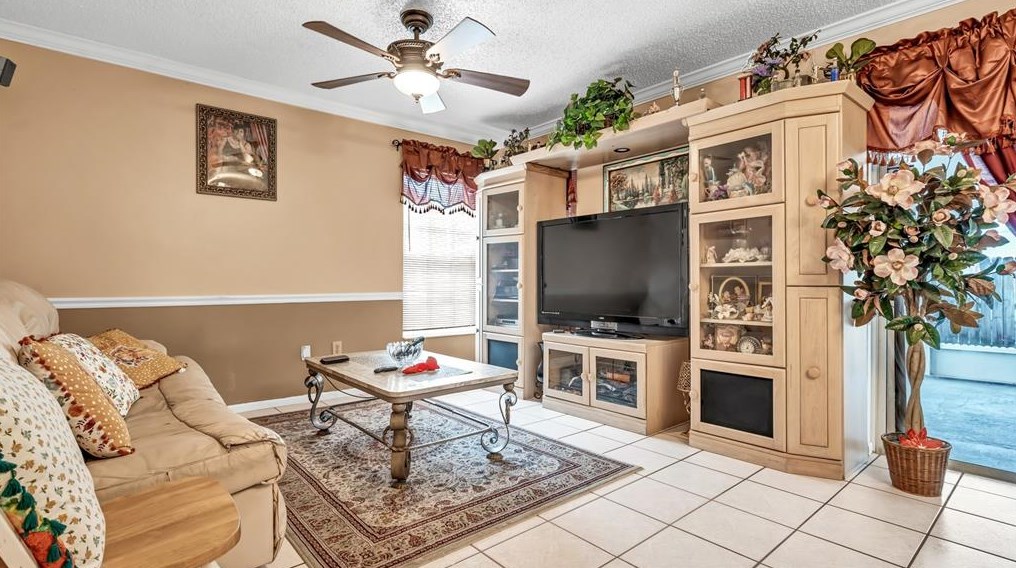 5918 Taywood Dr, Tampa FL 33624-7023 exterior