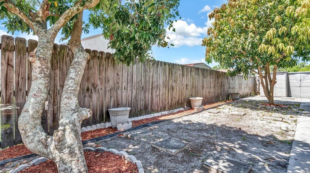 5918 Taywood Dr, Tampa FL 33624-7023 exterior