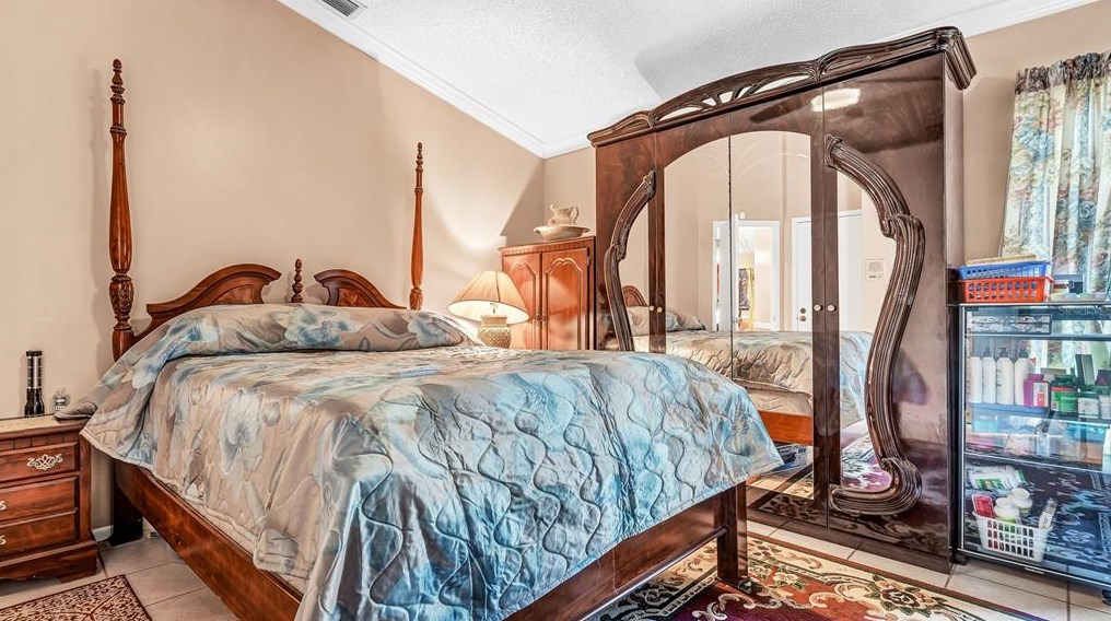 5918 Taywood Dr, Tampa FL 33624-7023 exterior