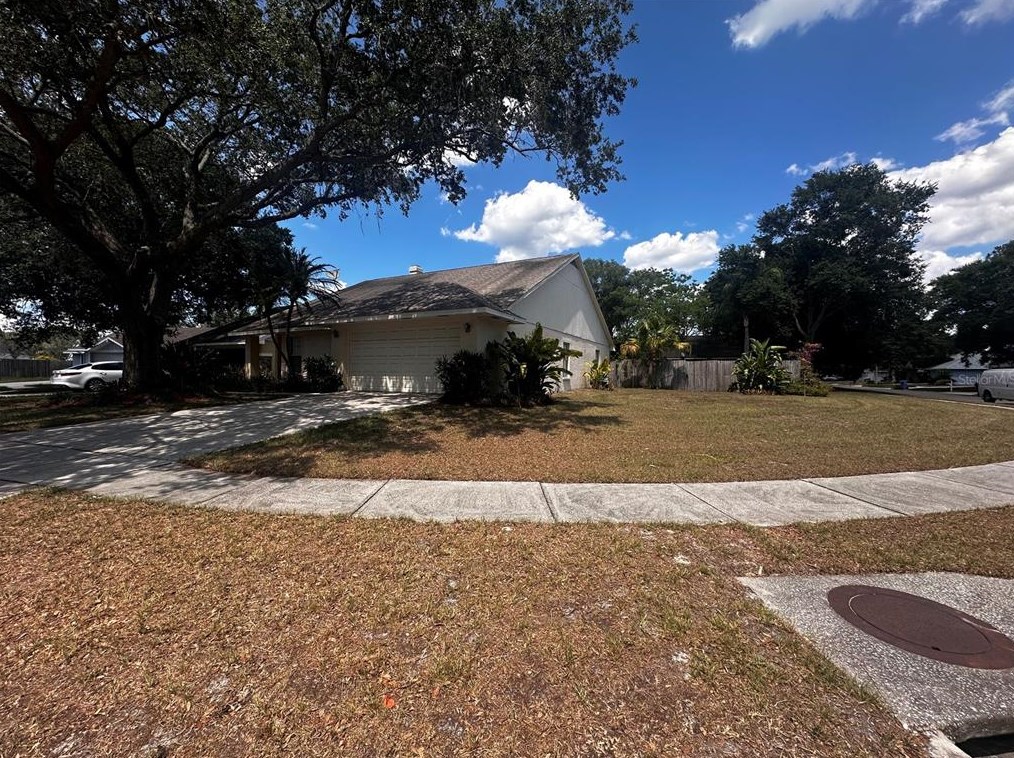 1523 High Knoll Dr, Brandon, FL 33511