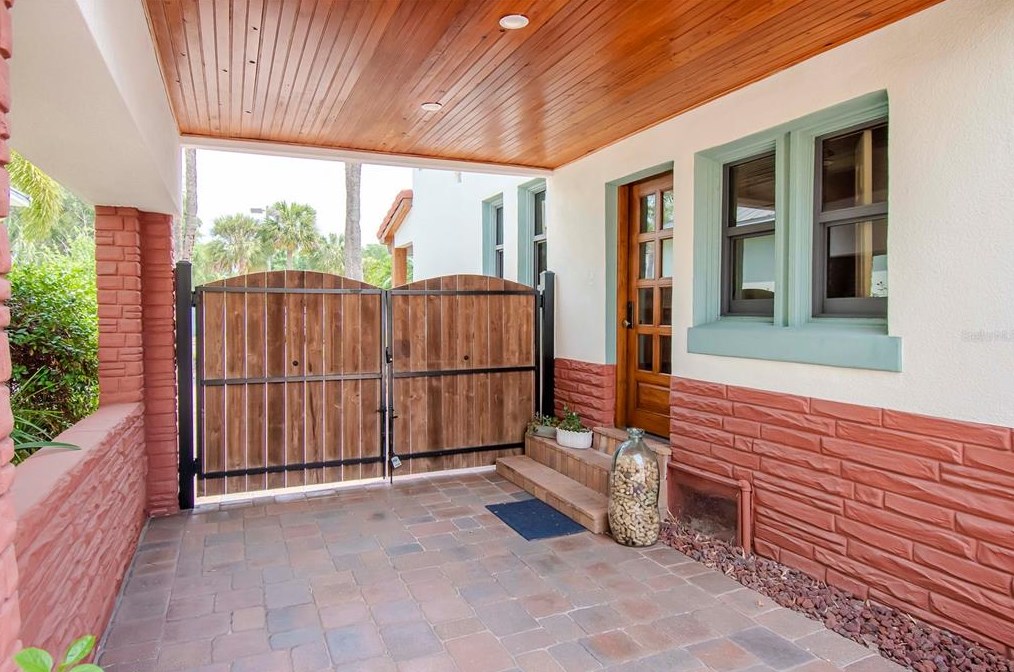 3713 Cleveland St, Tampa FL 33609-2713 exterior