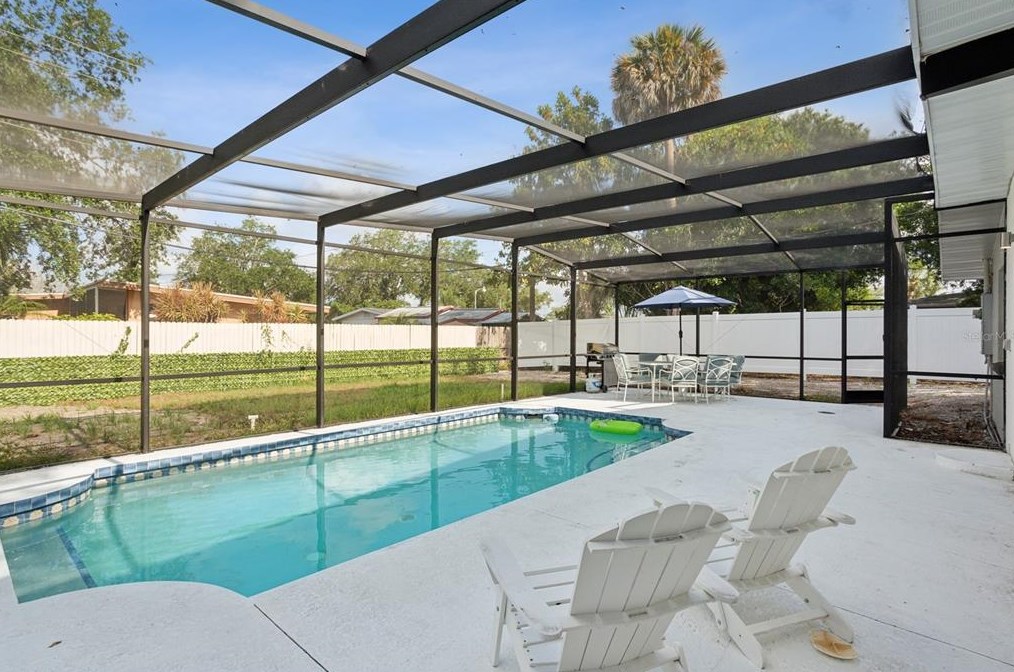 5824 23rd St, Bradenton, FL 34207-3926