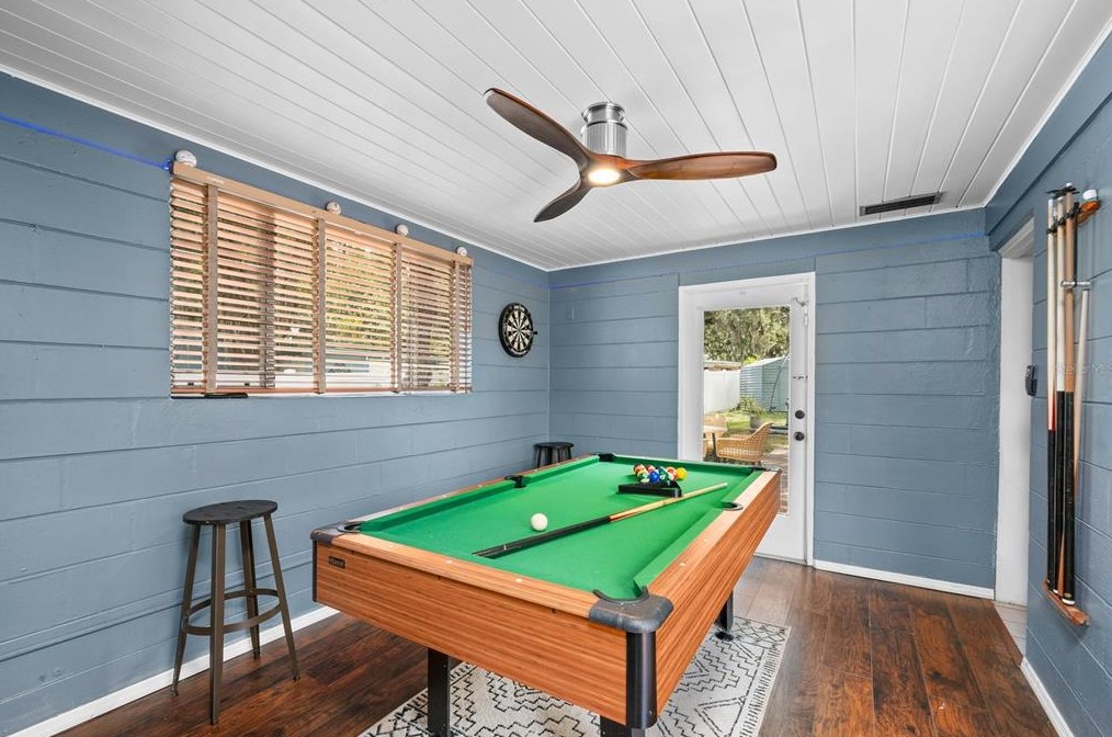 416 Berwick Ave, Tampa FL 33617-7810 exterior