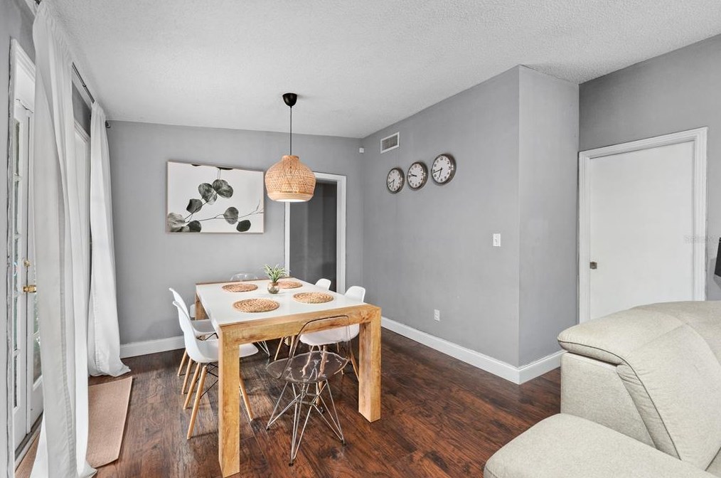 416 Berwick Ave, Tampa FL 33617-7810 exterior