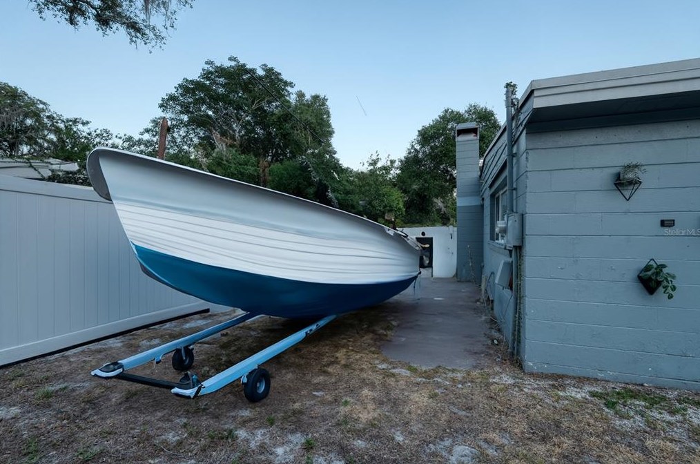 416 Berwick Ave, Tampa FL 33617-7810 exterior