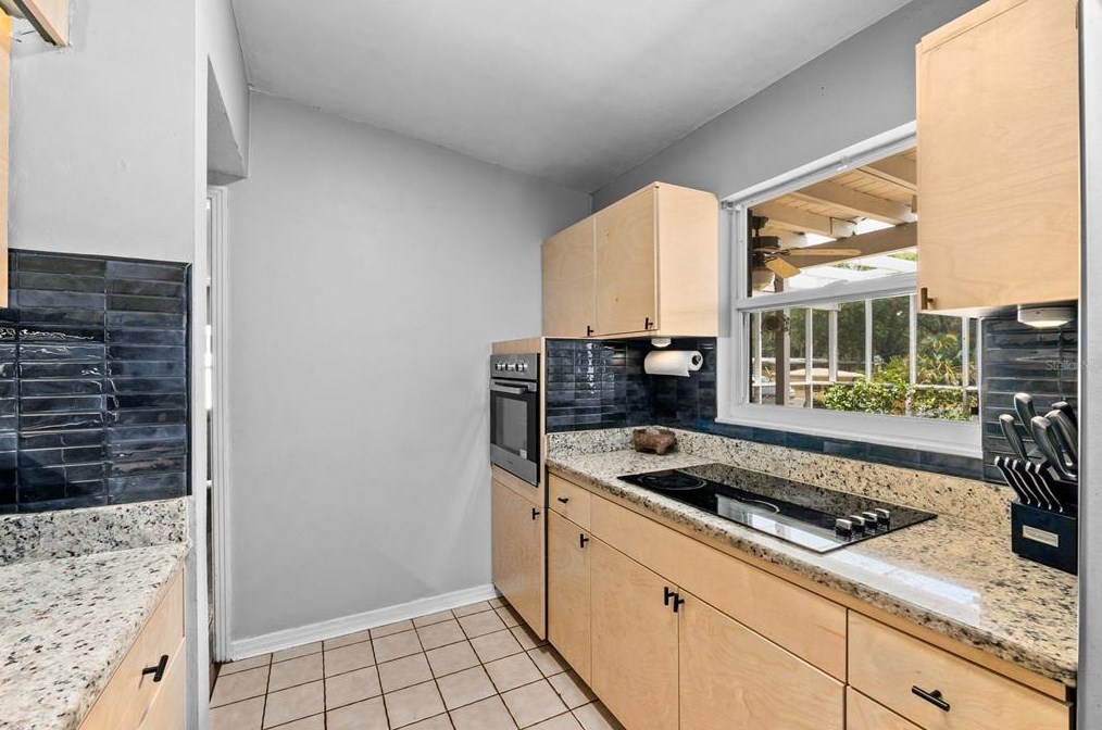 416 Berwick Ave, Tampa FL 33617-7810 exterior