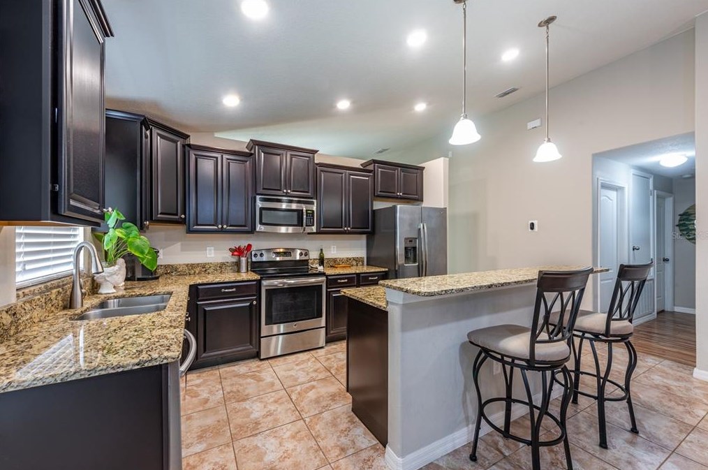 10518 Standing Stone Dr, Wimauma FL  33598 exterior