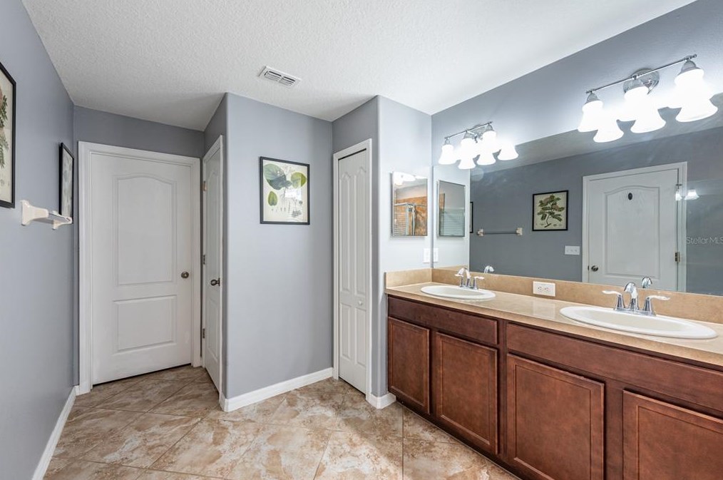 10518 Standing Stone Dr, Wimauma FL  33598 exterior