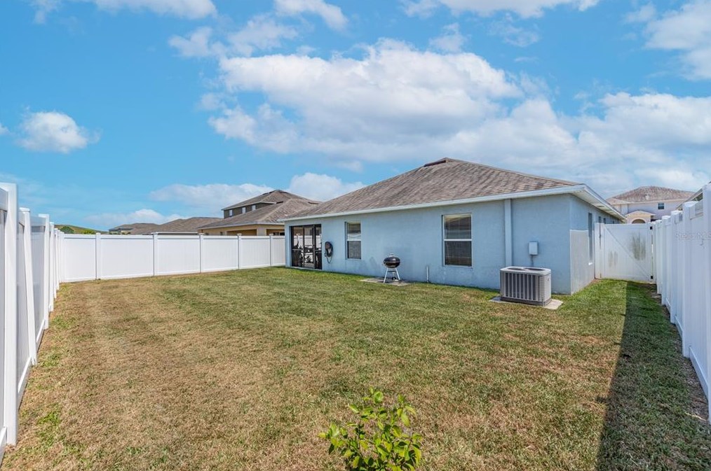 10518 Standing Stone Dr, Wimauma FL  33598 exterior