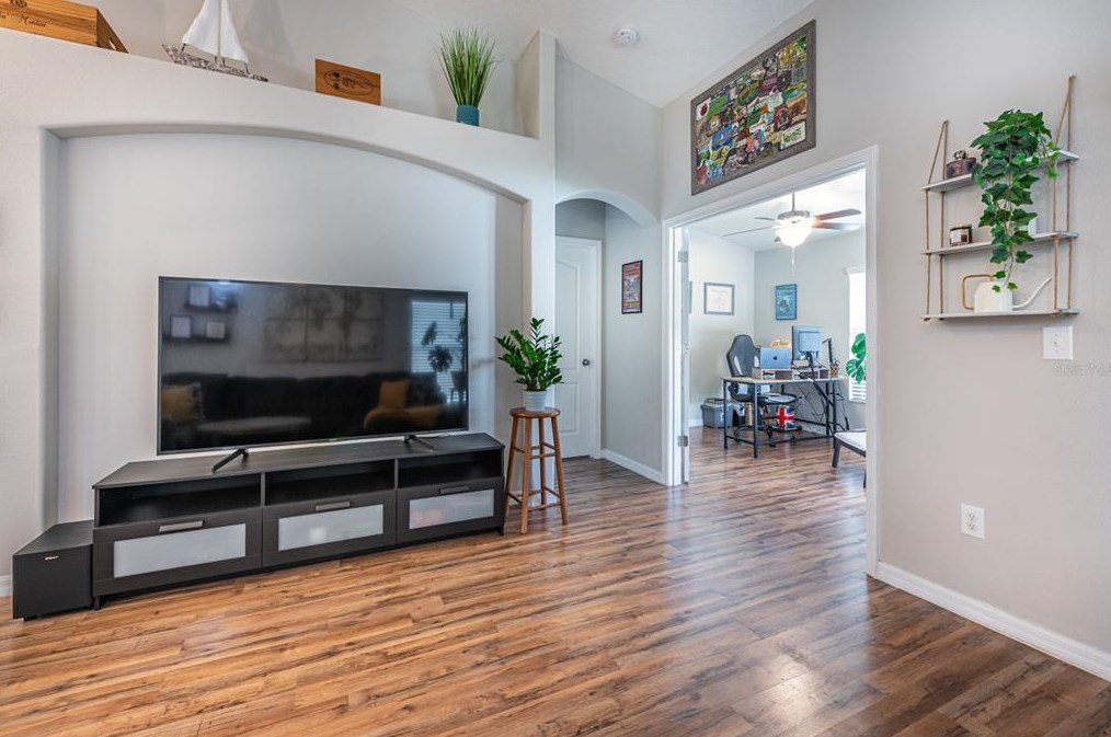 10518 Standing Stone Dr, Wimauma FL  33598 exterior