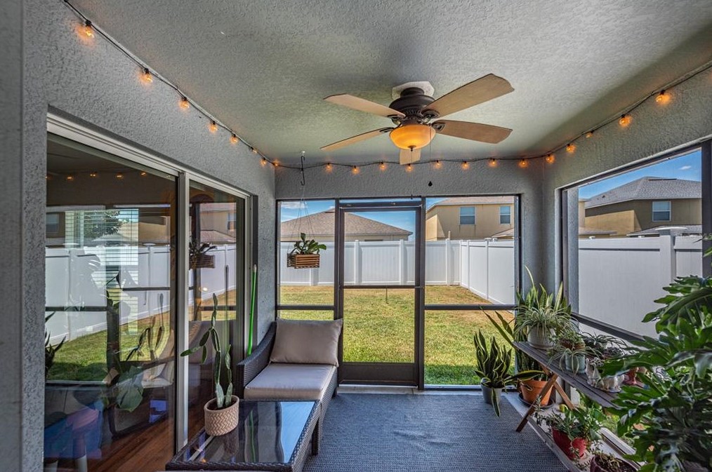 10518 Standing Stone Dr, Wimauma FL  33598 exterior