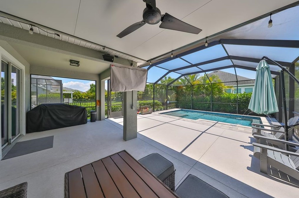6903 Old Benton Dr, Ruskin FL  33572-1765 exterior