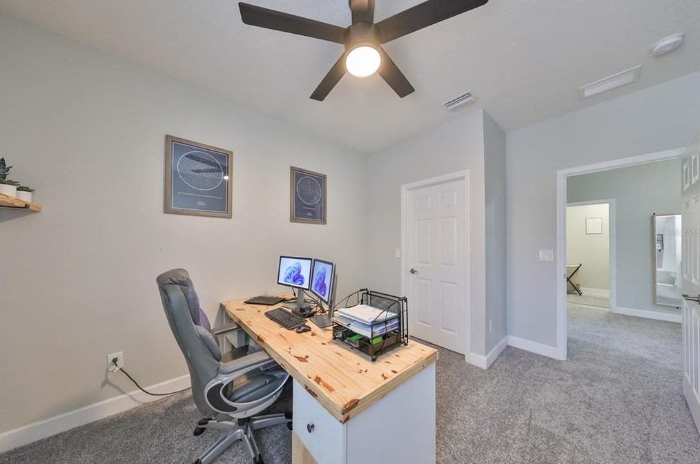 6903 Old Benton Dr, Ruskin FL  33572-1765 exterior