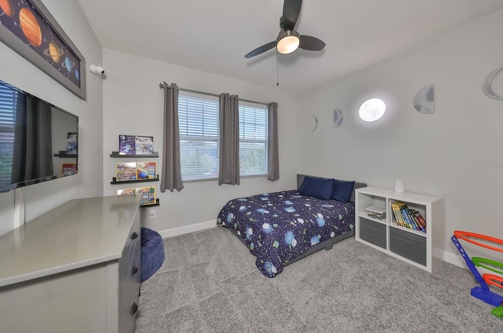 6903 Old Benton Dr, Ruskin FL  33572-1765 exterior