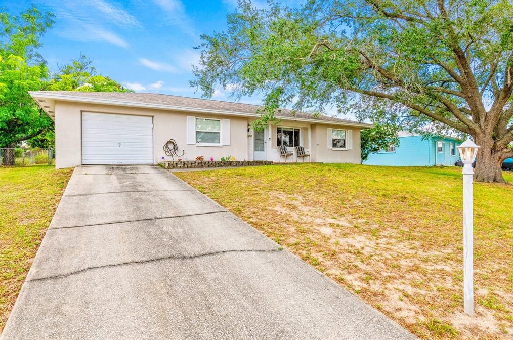 12537 Killian St, Brooksville, FL 34609
