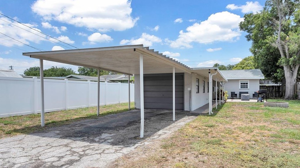 1153 54th Ave, Saint Petersburg FL  33705-5005 exterior