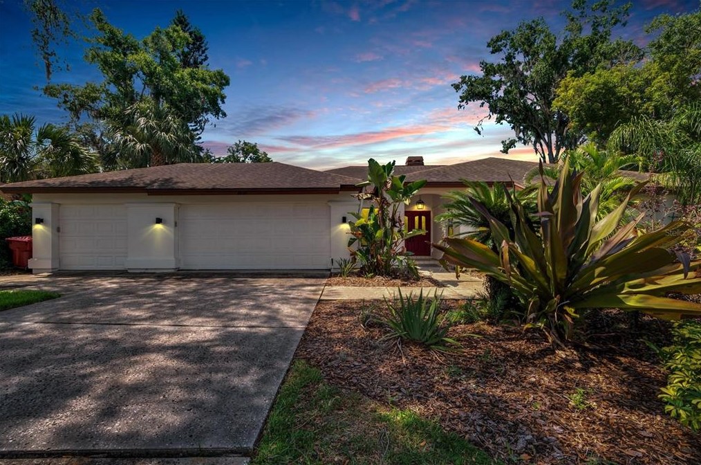 2806 Wedgewood Dr, Plant City, FL 33566-0925