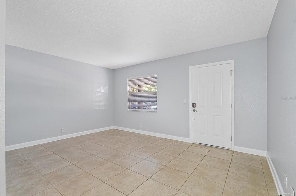 263 14th St Nw Apt 6b, Largo, FL