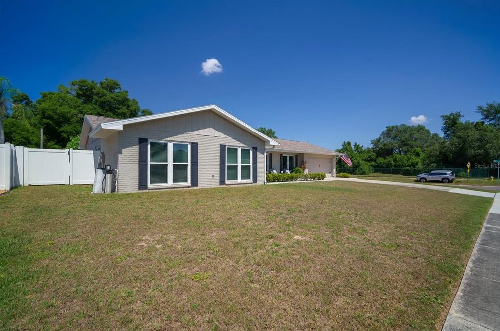 1802 Medford Ln, Brandon, FL 33511