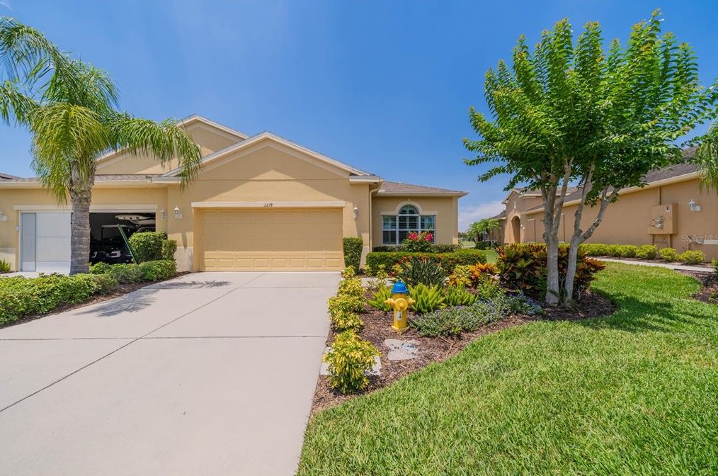 2219 Nottingham Greens Dr, Ruskin, FL 33573-7183