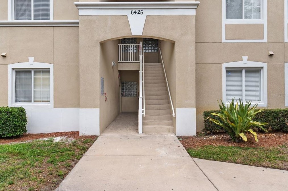 6425 Cypressdale Dr #201, Riverview, FL 33578