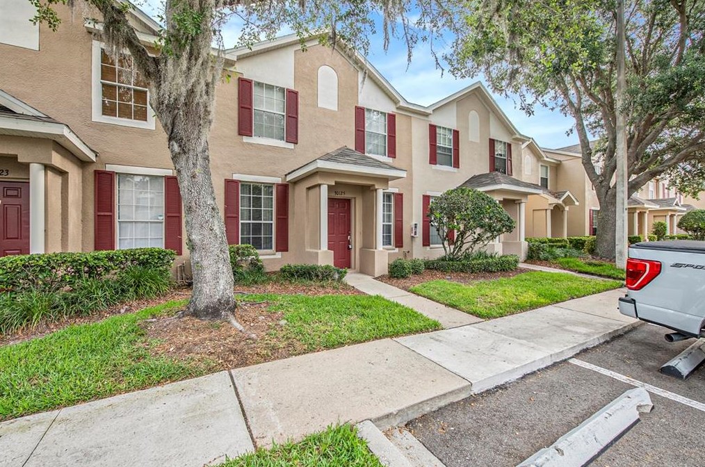 30125 Barnaby Ln, Zephyrhills, FL 33543