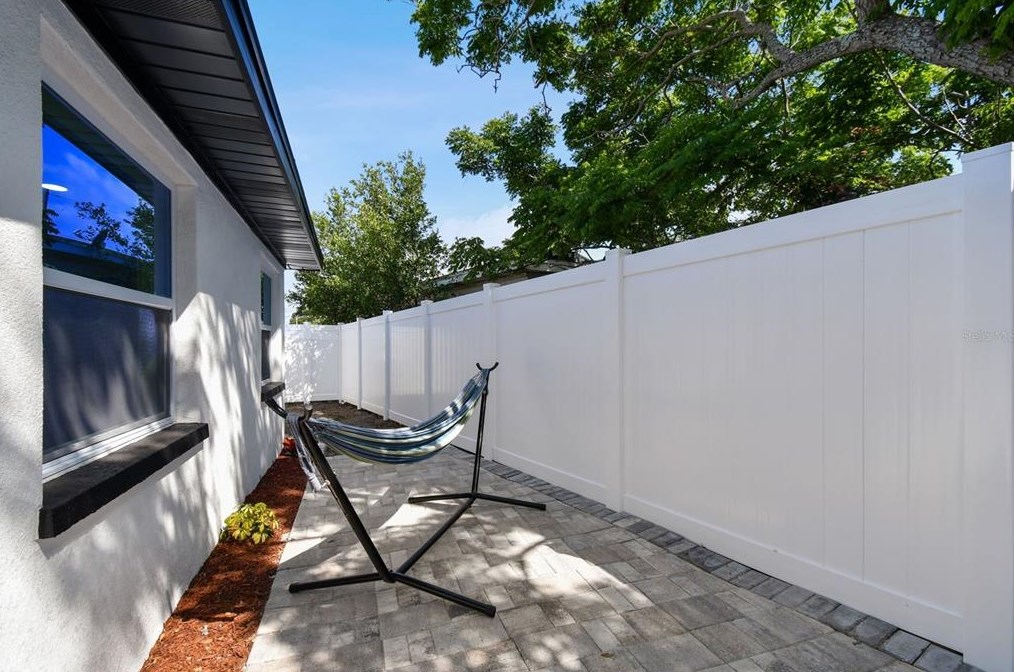 10306 117 Dr, Largo FL  exterior