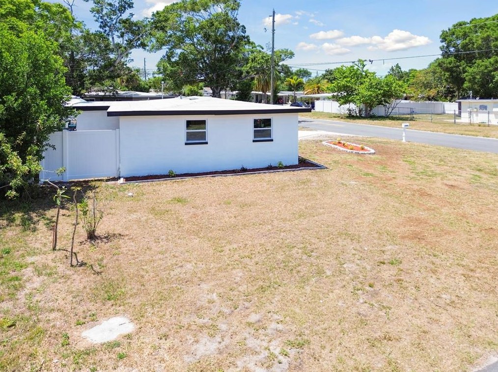 10306 117 Dr, Largo FL  exterior