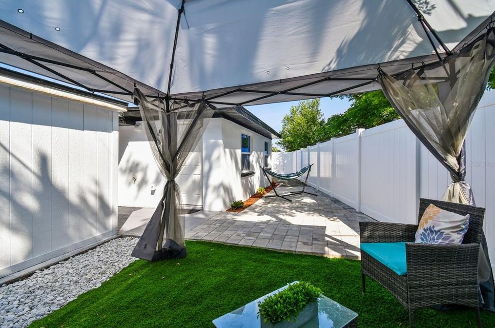 10306 117 Dr, Largo FL  exterior