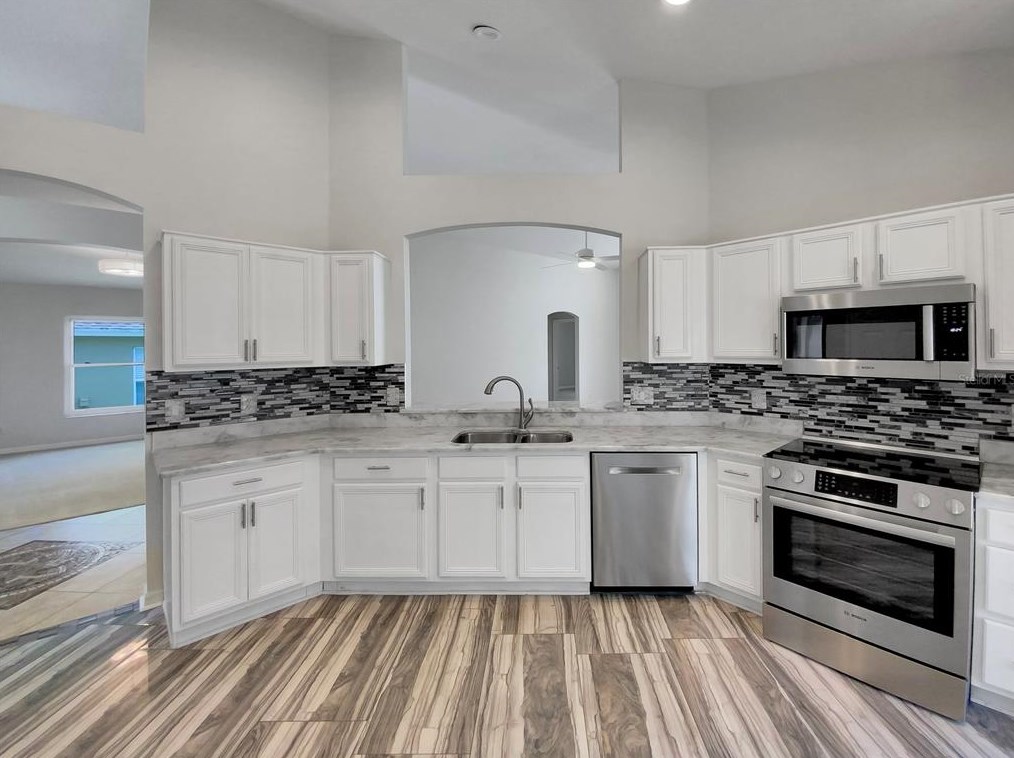 150 Richmond Dr, Davenport FL  33896-3083 exterior