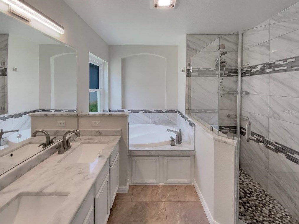 150 Richmond Dr, Davenport FL  33896-3083 exterior