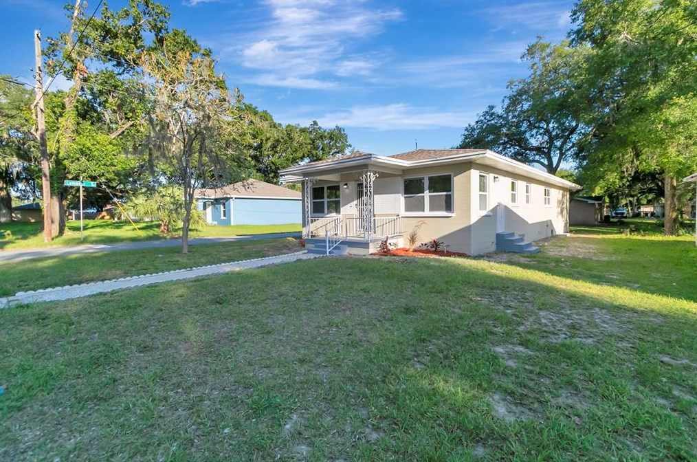 1411 Church St, Plant City, FL 33563-5901