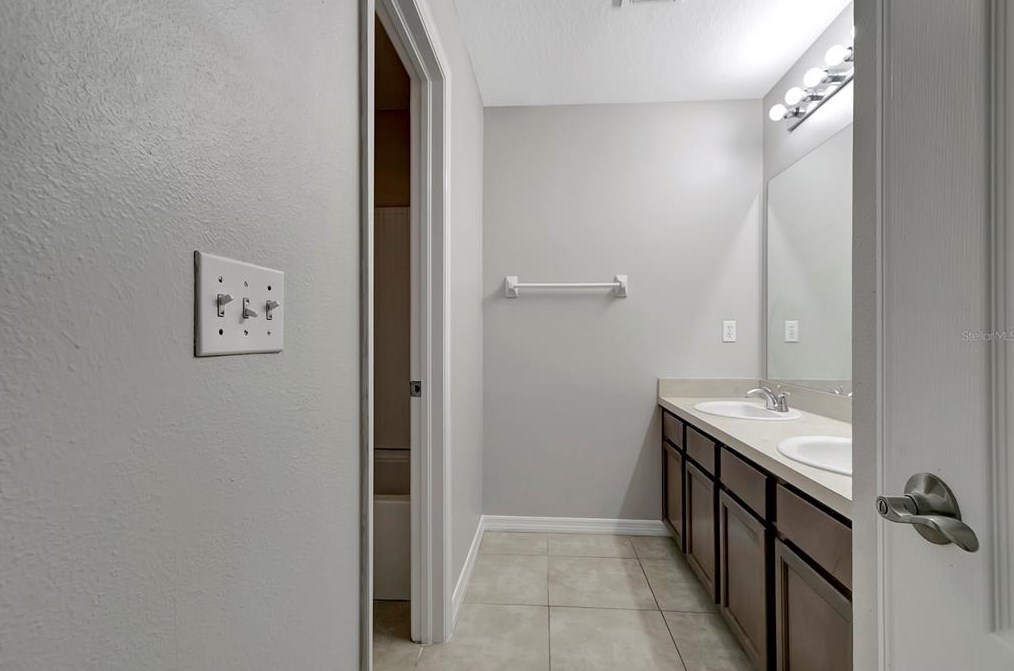 3128 Azalea Blossom Dr, Plant City FL  33567-2105 exterior