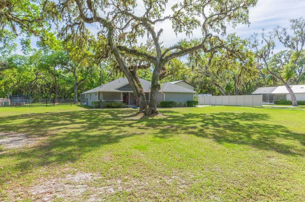 2118 67th St Ct E, Bradenton, FL 34208