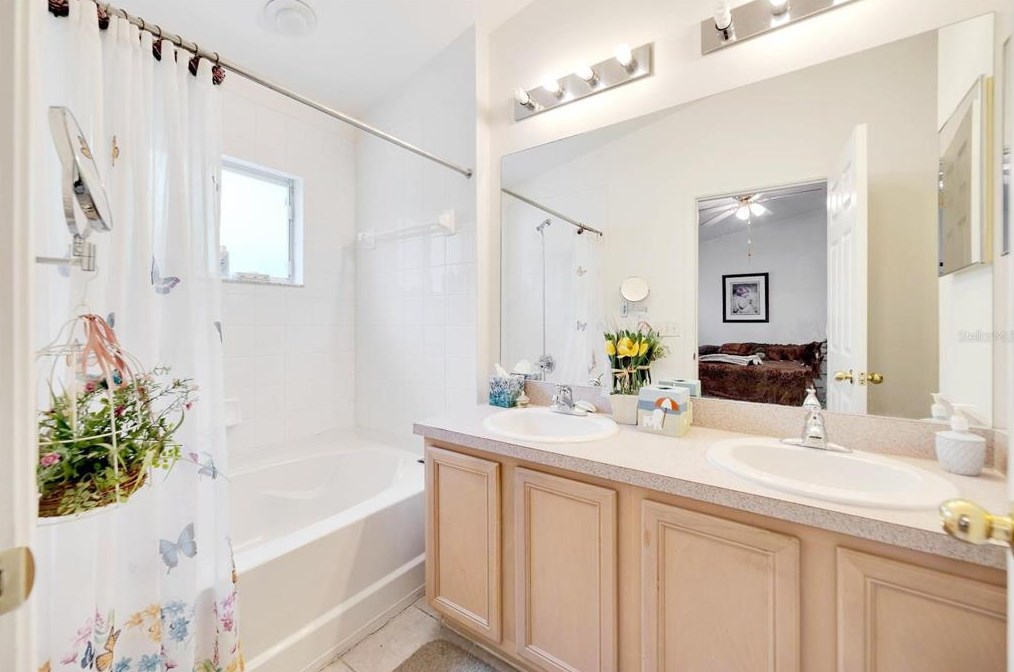 6143 Olivedale Dr, Riverview FL 33578-3819 exterior