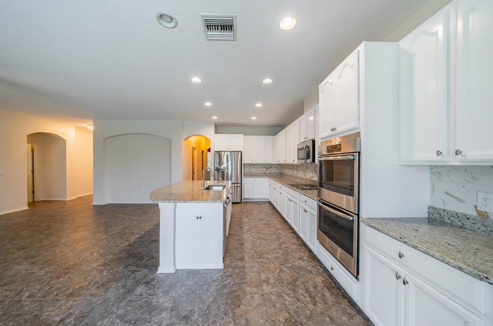 11527 Sand Stone Rock Dr, Riverview FL  33569-8709 exterior