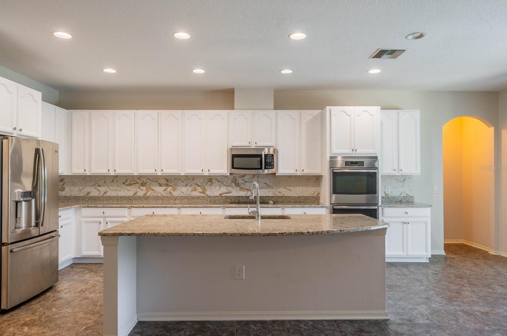 11527 Sand Stone Rock Dr, Riverview FL  33569-8709 exterior