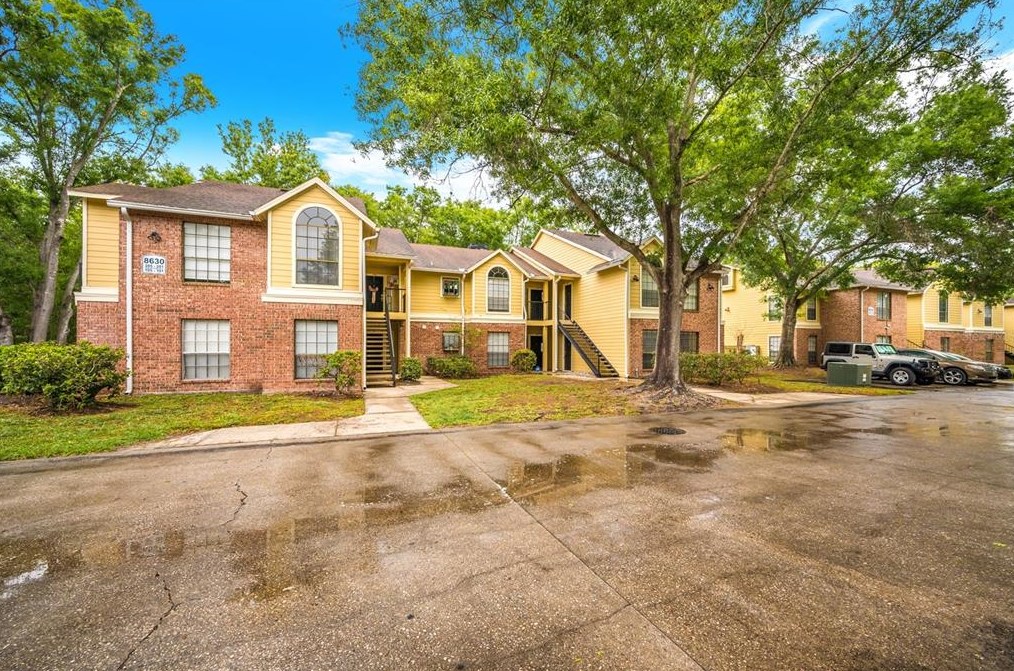 8630 Mallard Reserve Dr, Tampa, FL 33614-2344