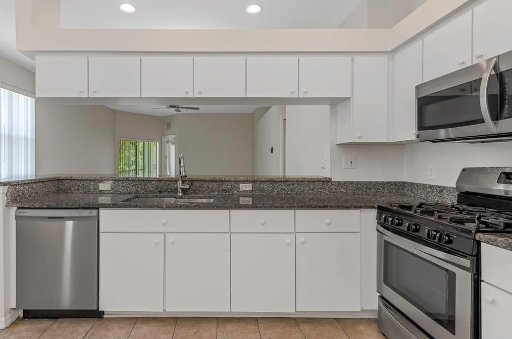 6108 Kiteridge Dr, Lithia FL  33547-5849 exterior