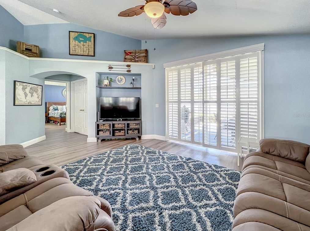 10216 Merrimac Manor Dr, Riverview FL  33578-8327 exterior