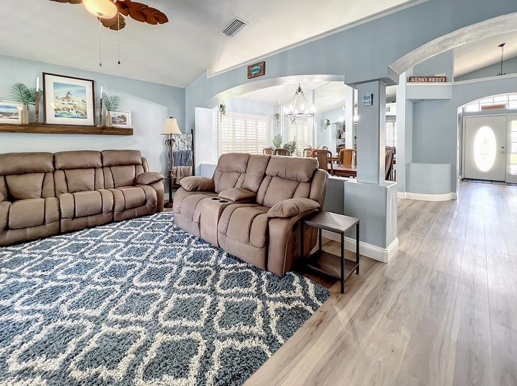 10216 Merrimac Manor Dr, Riverview FL  33578-8327 exterior