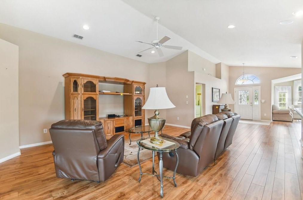 480 Rochester St, Brooksville FL  34609-9206 exterior