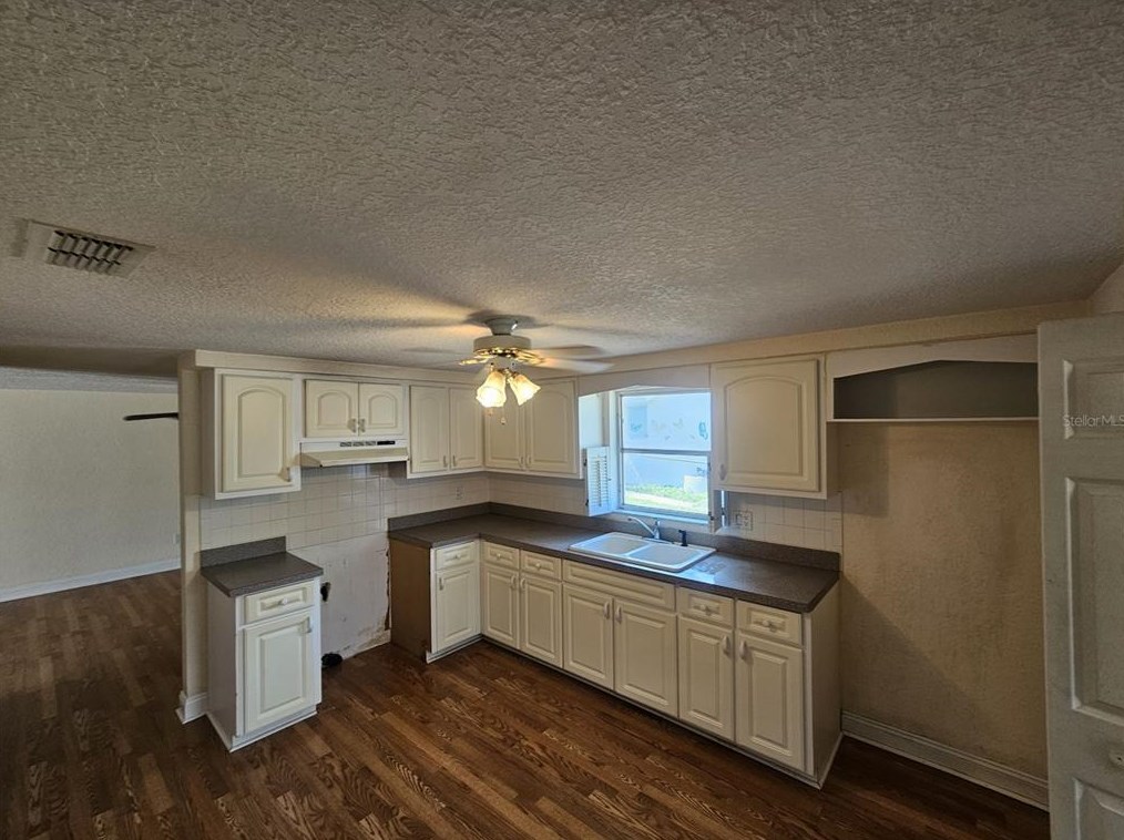 7035 Palisade Dr, Port Richey, FL 34668