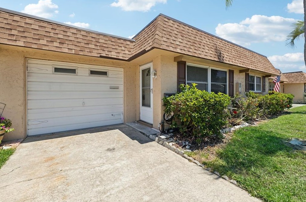 1006 Cara Dr, Largo, FL 33771-1023