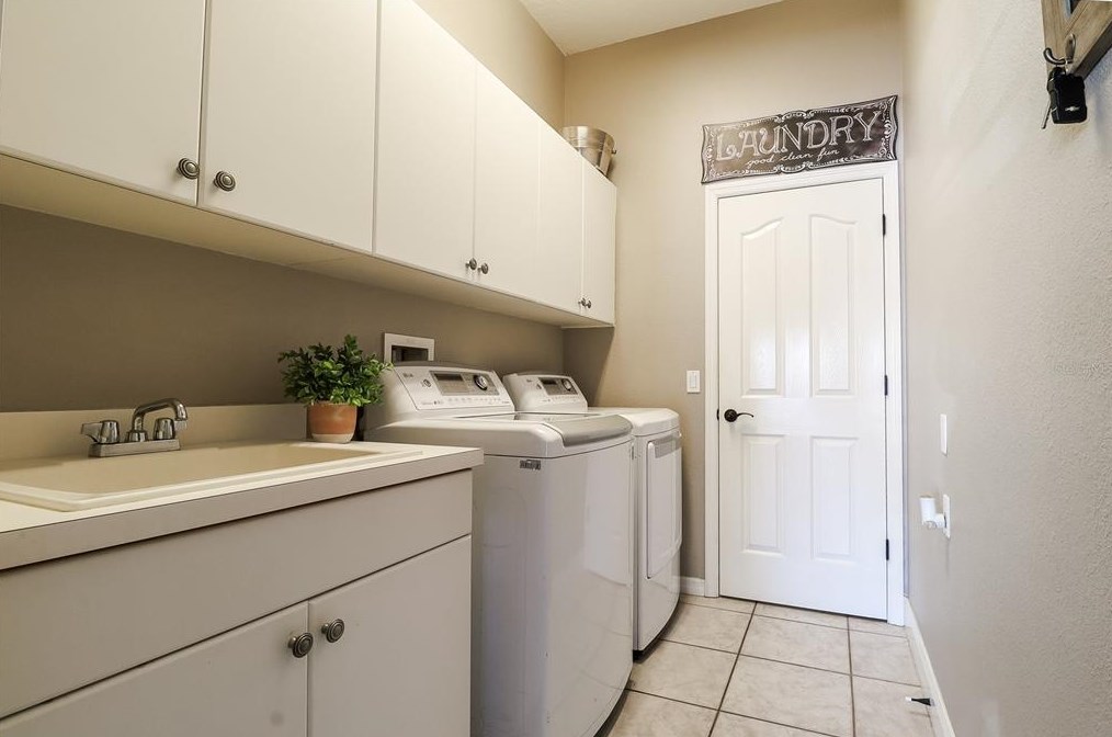 2137 Edelweiss Loop, New Port Richey FL 34655-4944 exterior