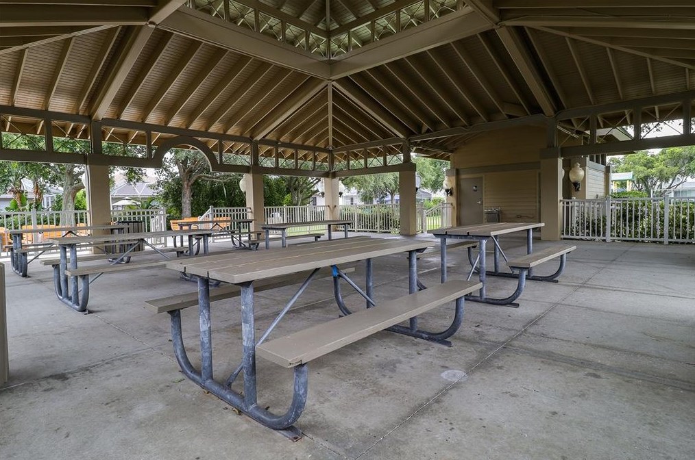 2137 Edelweiss Loop, New Port Richey FL 34655-4944 exterior