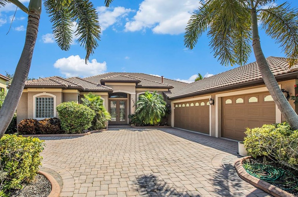 7997 Megan Hammock Way, Sarasota, FL 34240