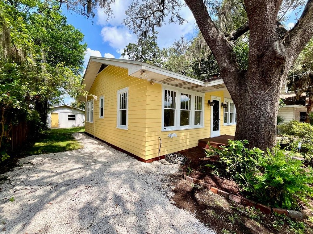 5706 9th St, Tampa FL 33604-6863 exterior