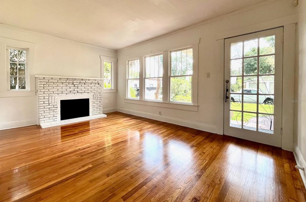 5706 9th St, Tampa FL 33604-6863 exterior